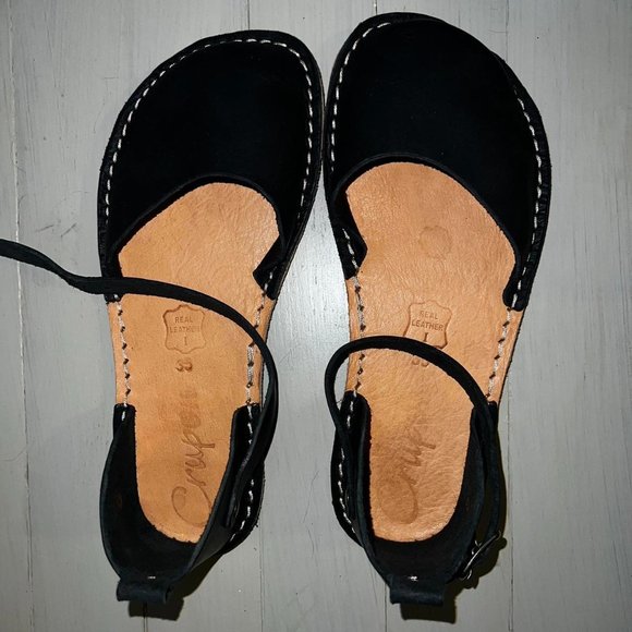 Size 5.5 Crupon Trevi Barefoot shoes - Picture 5 of 6